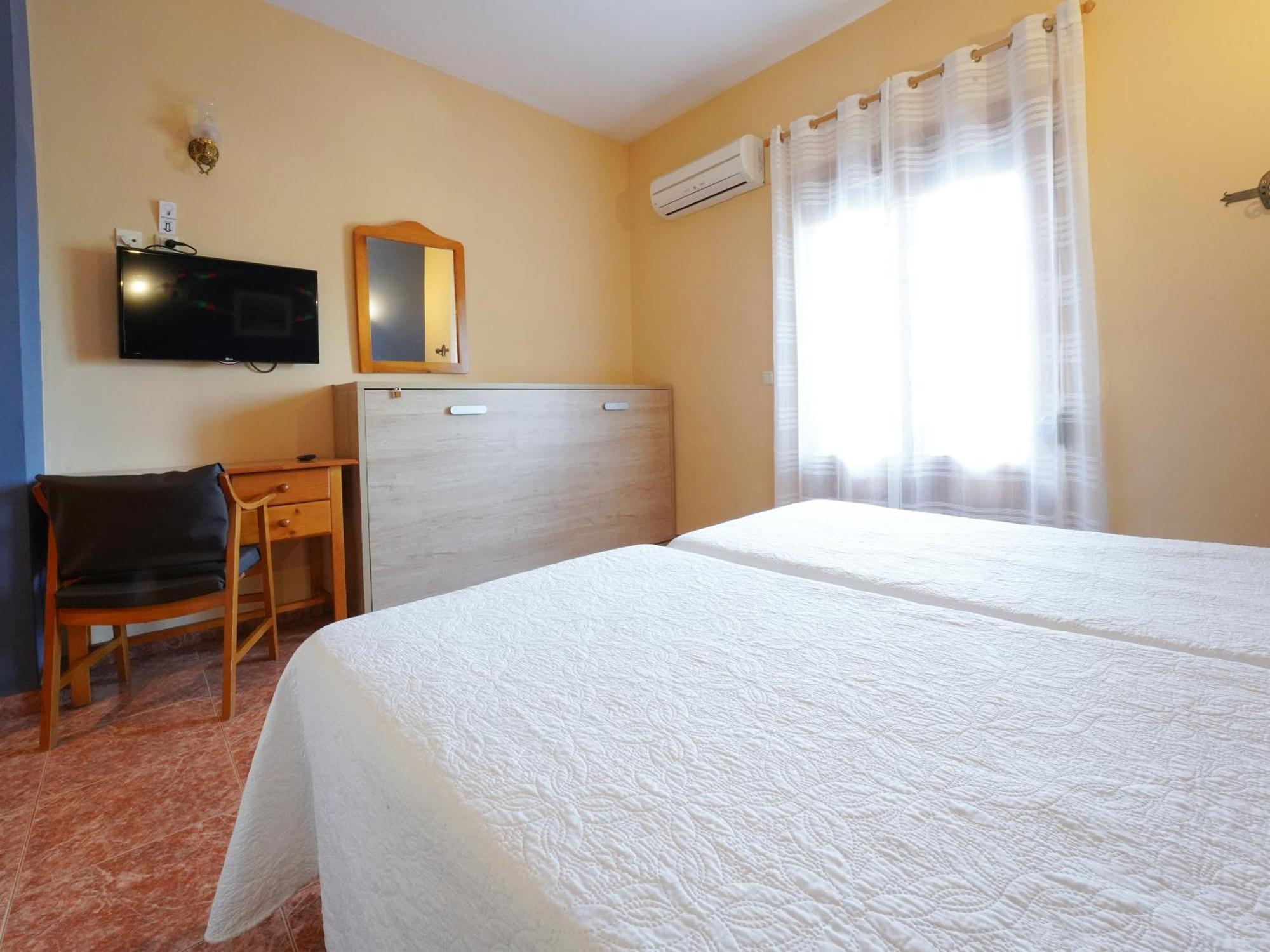 Hotel La Rueda 3000 Мора-де-Руб'єлос Екстер'єр фото