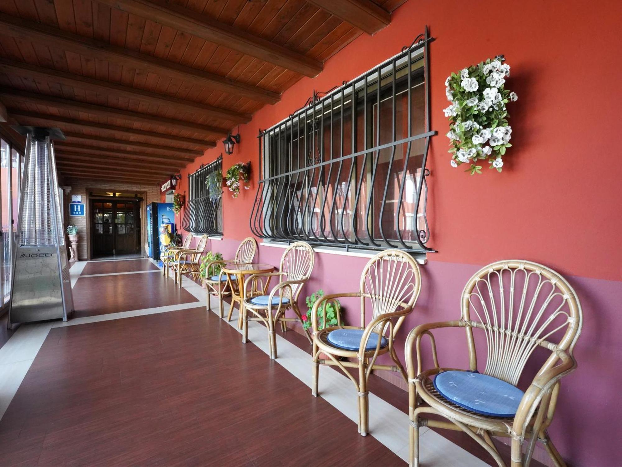 Hotel La Rueda 3000 Мора-де-Руб'єлос Екстер'єр фото