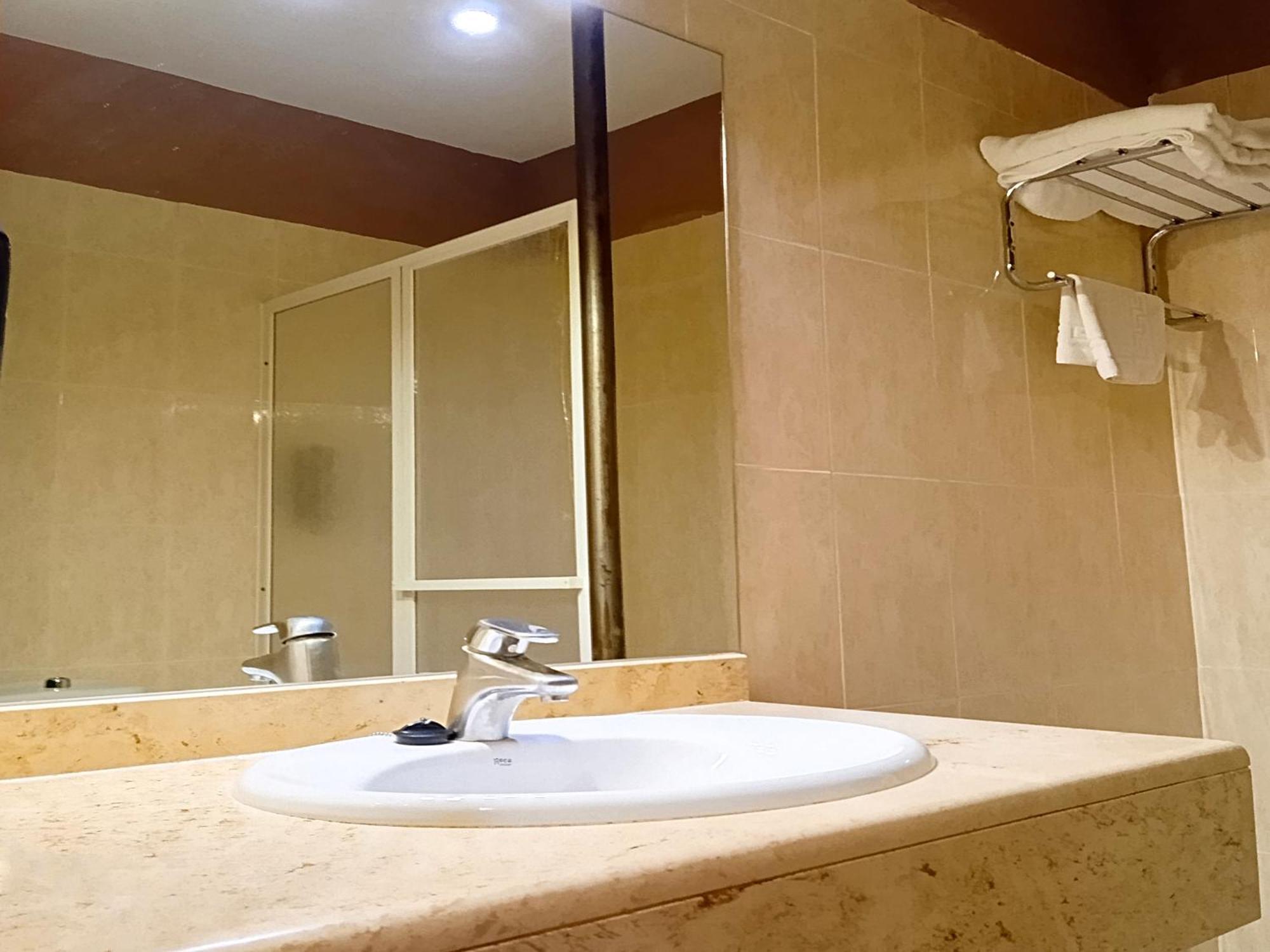 Hotel La Rueda 3000 Мора-де-Руб'єлос Екстер'єр фото